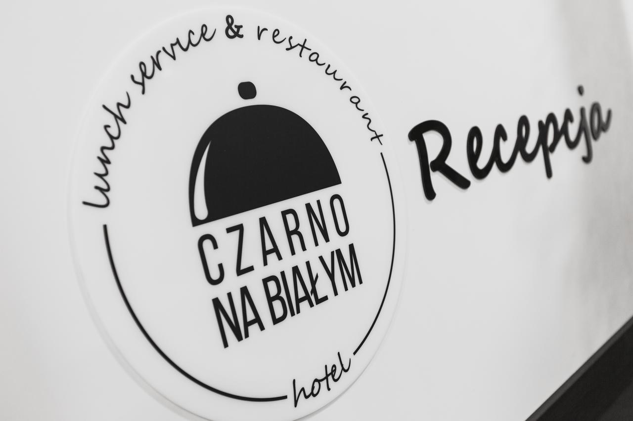 Czarno Na Bialym Hotel Cracóvia Exterior foto